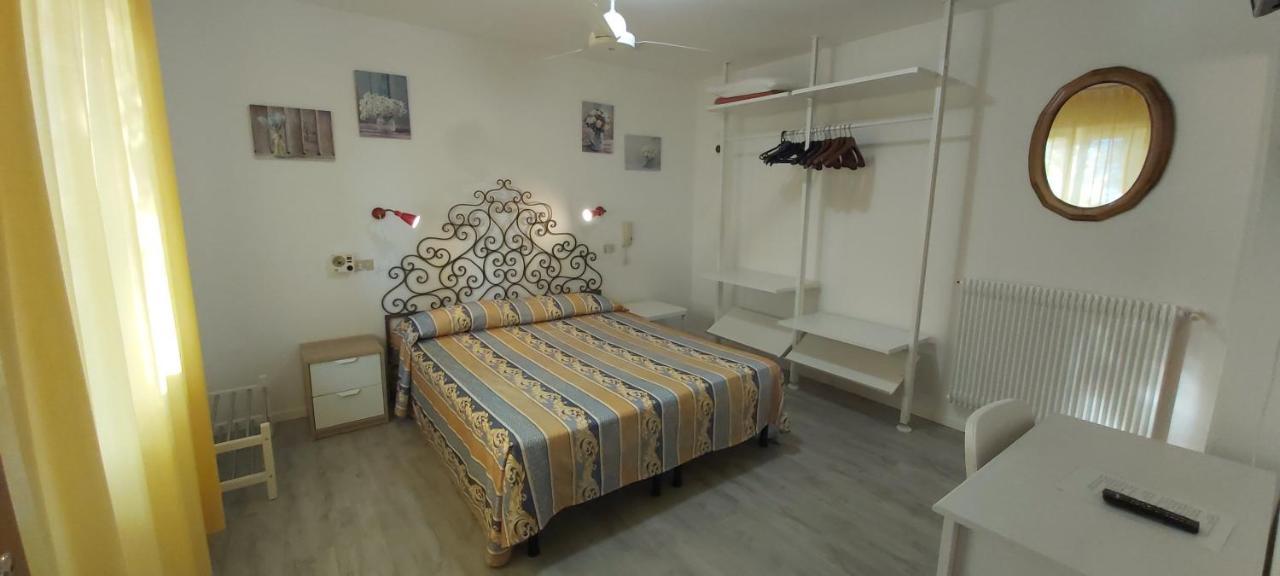 מאלצ'סינה Hotel Casa Popi מראה חיצוני תמונה