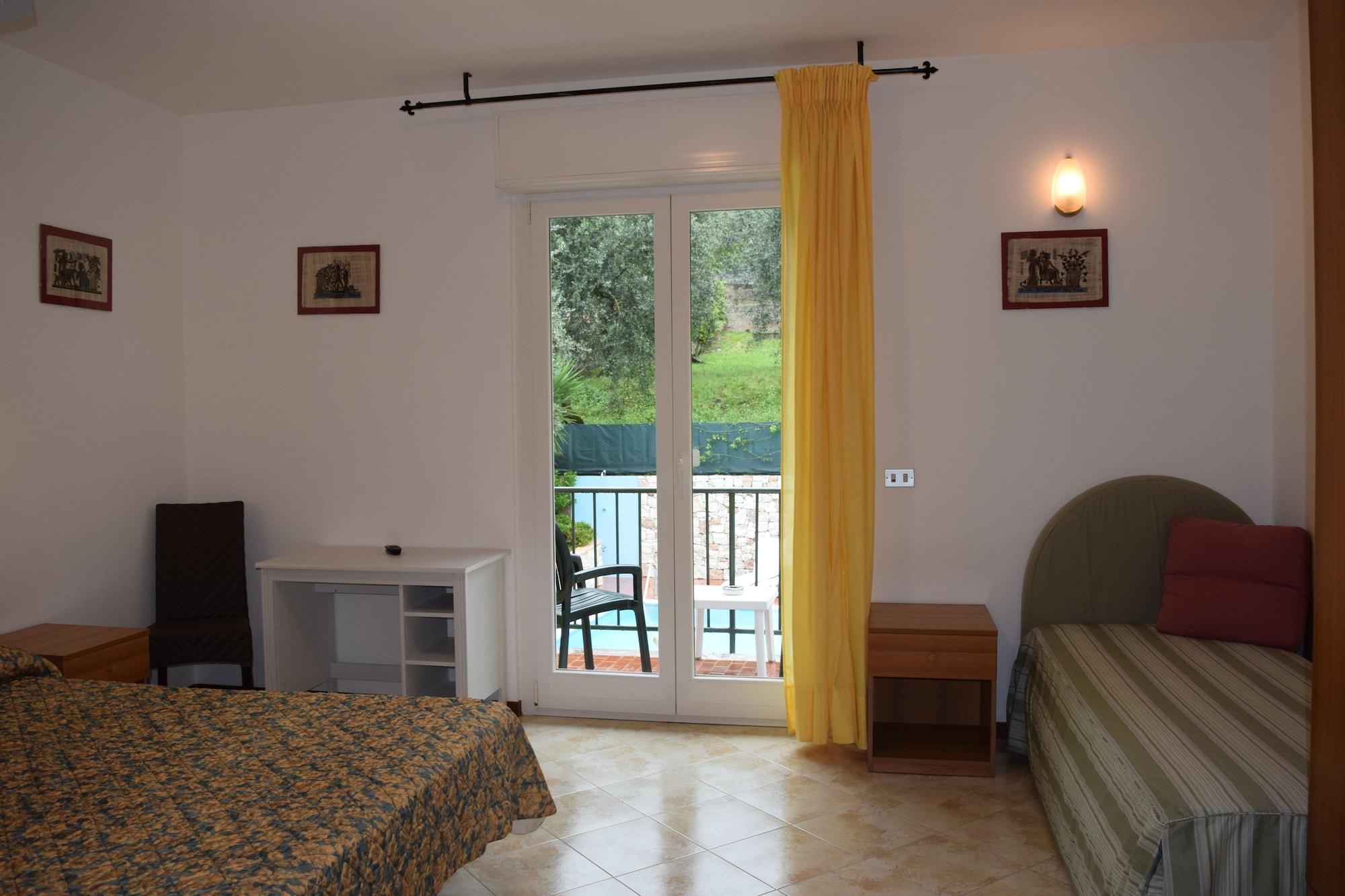 מאלצ'סינה Hotel Casa Popi מראה חיצוני תמונה