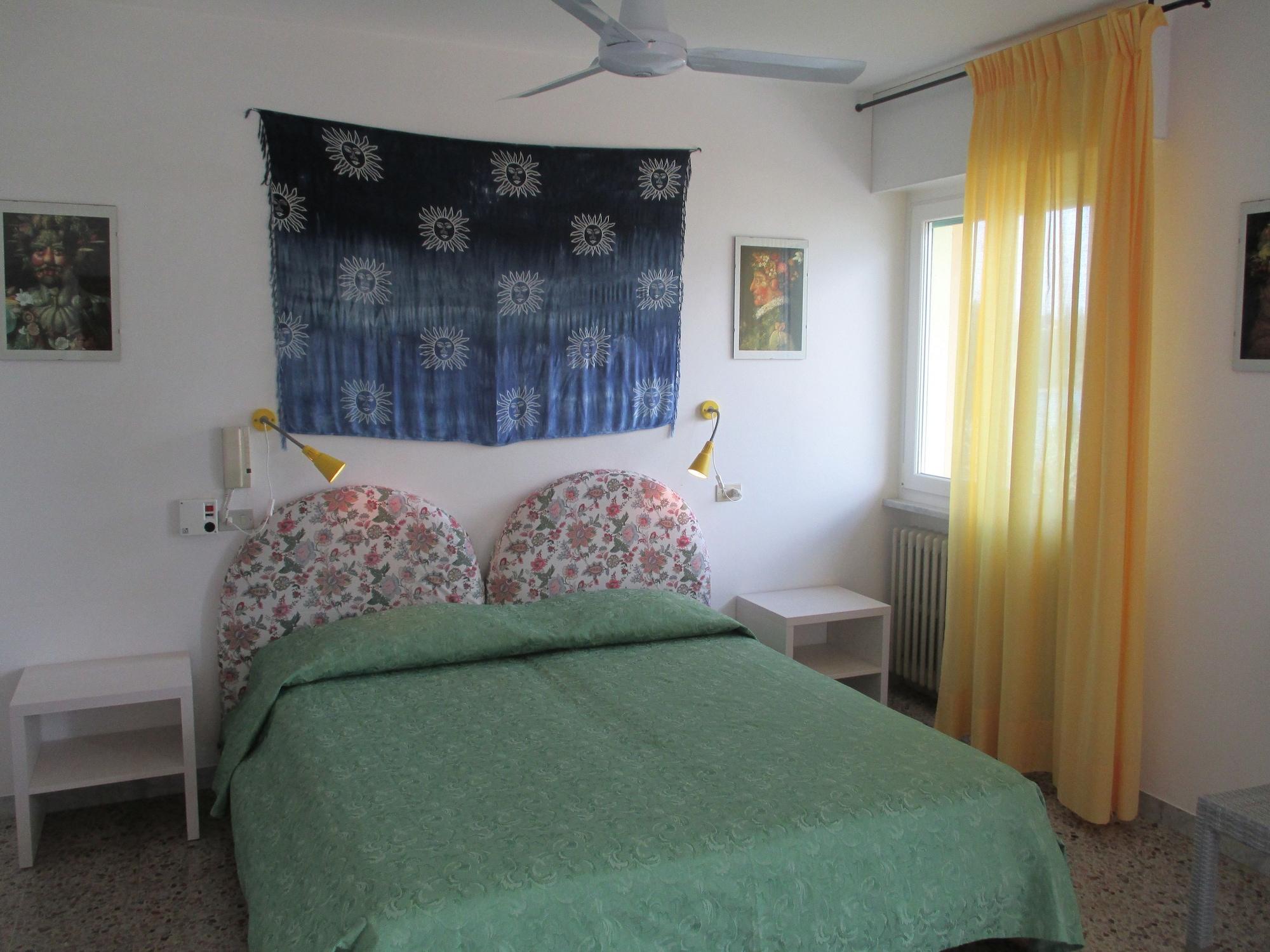 מאלצ'סינה Hotel Casa Popi מראה חיצוני תמונה