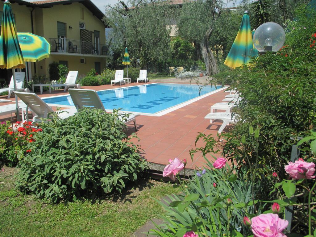 מאלצ'סינה Hotel Casa Popi מראה חיצוני תמונה