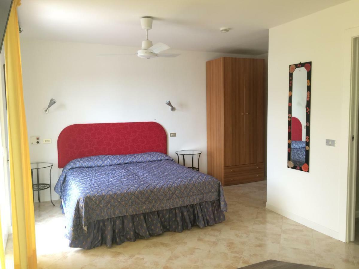 מאלצ'סינה Hotel Casa Popi מראה חיצוני תמונה